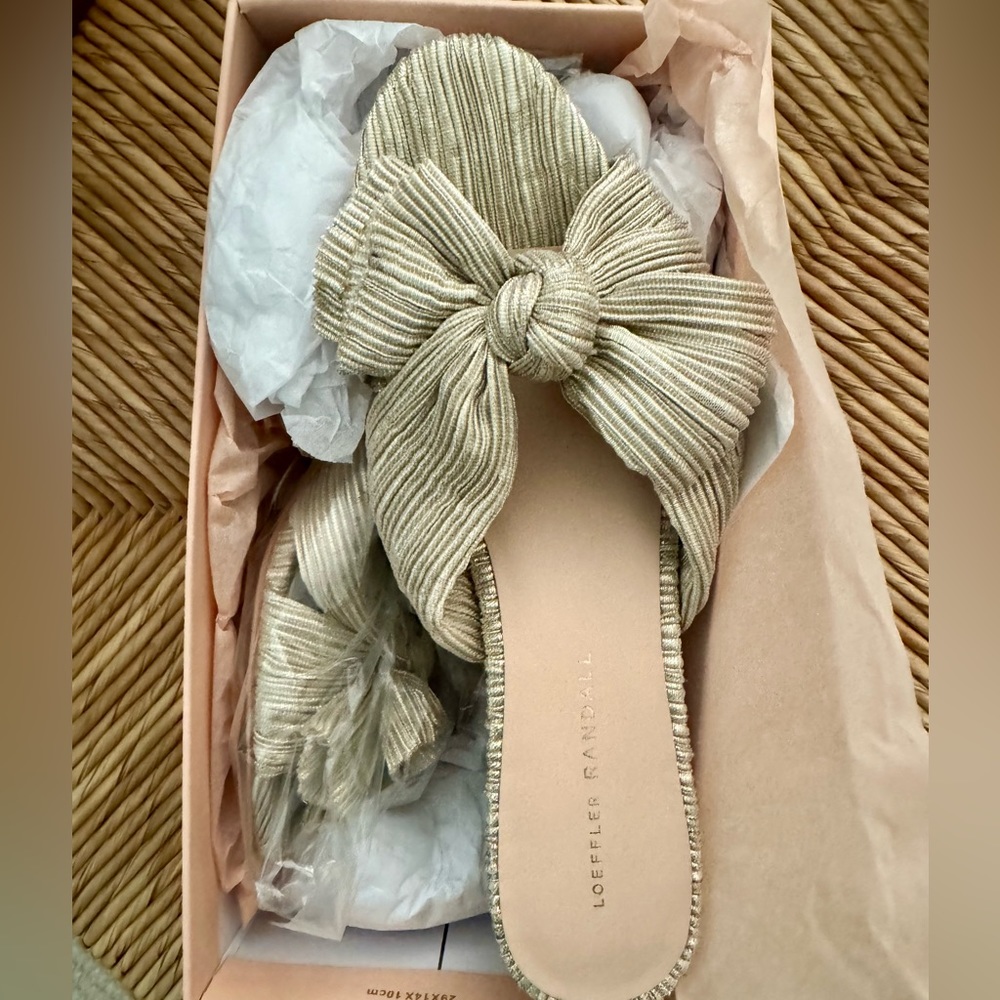 NIB Loeffler Randall Emilia Platinum